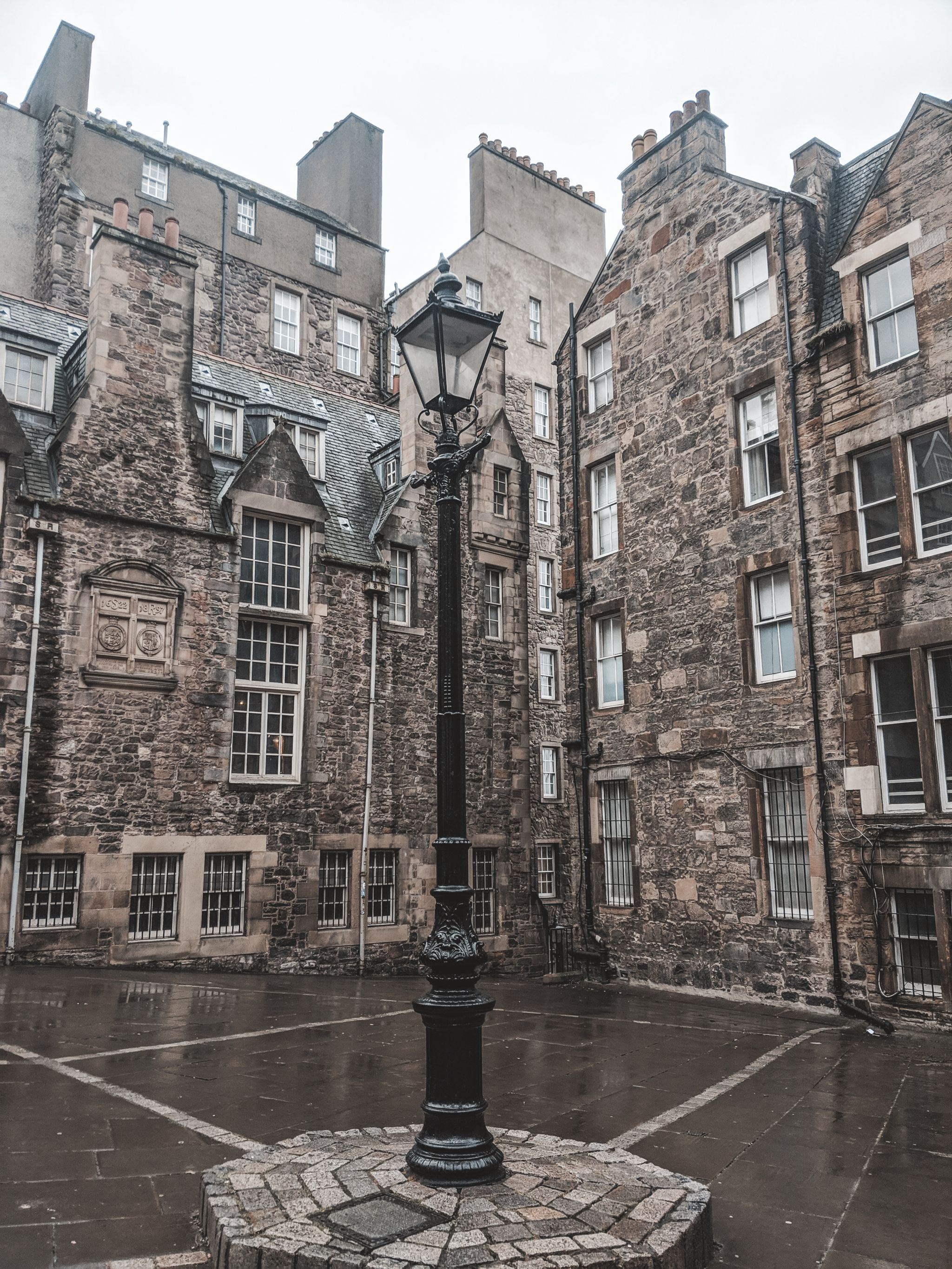 Alleyway along the Royal Mile